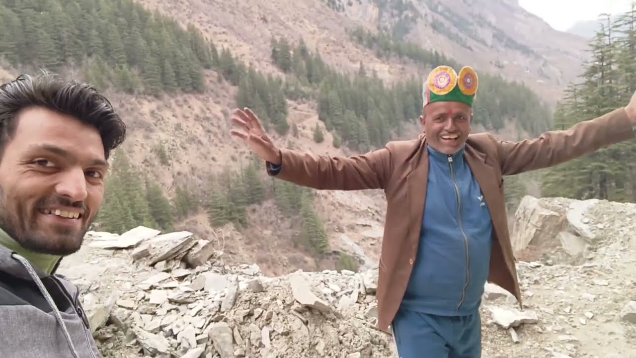 Gaon Mein internet nhi chalta dur jakar karte upload vlog