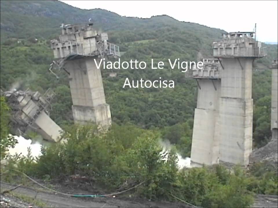 Tecnomine: pile autostradali demolite con microcariche esplosive