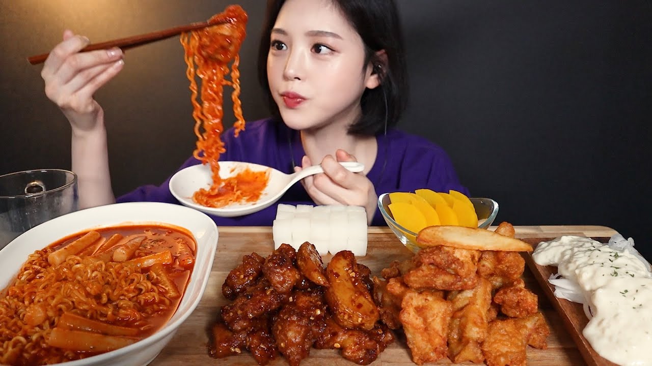 SUB[광고]치킨플러스 크리미어니언에 핫쵸킹 순살 치킨먹방🍗 직접 만든 라볶이까지 리얼사운드 Onion Chicken rabokki Mukbang ASMR