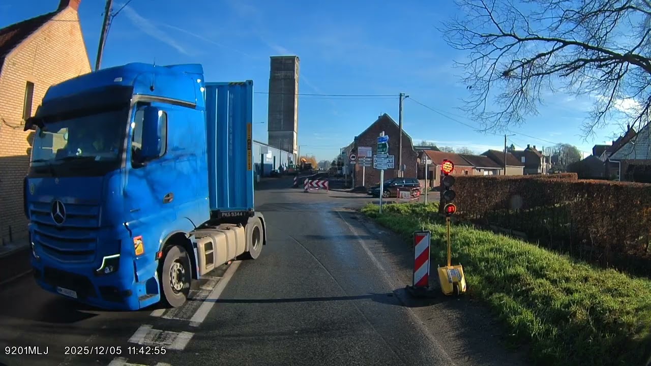 Road D642, Renescure, Ebblinghem, Commune in France, 11:33 pm, 05.12.2025