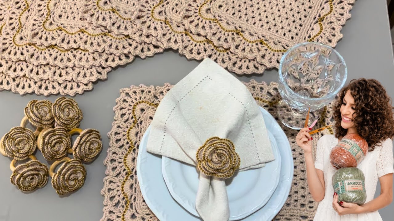 SOUSPLAT FLORATTA DE CROCHÊ E PORTA GUARDANAPO DE ROSA DE CROCHÊ COM DOURADO | SOUSPLAT DE CROCHÊ