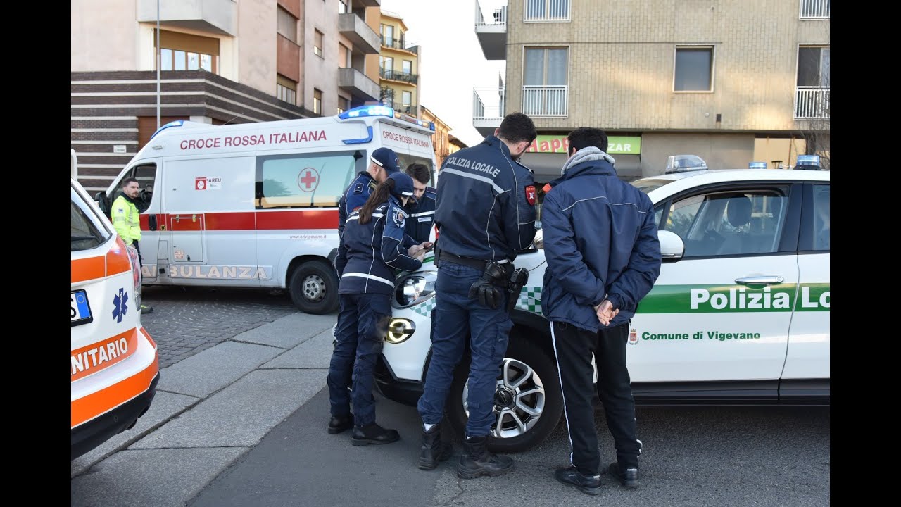 Vigevano, pedone investito sul piazzale della stazione