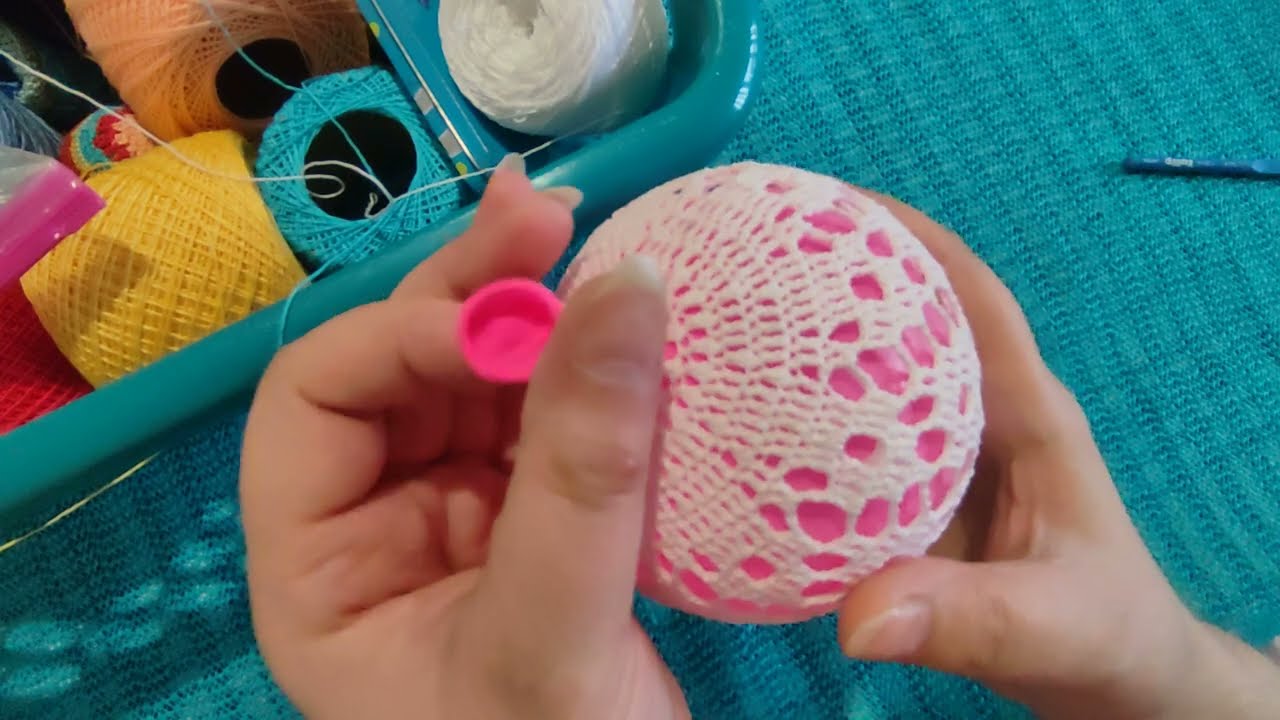 Repair crocheted baubles (adhesive starched)/Repară usor globurile croșetate (apretat cu aracet)