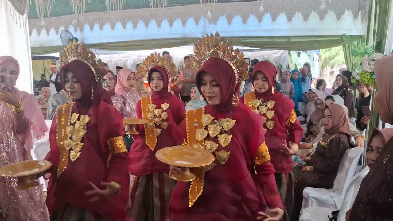 Persembahan Tari Paduppa SMPN 2 SAJOANGING