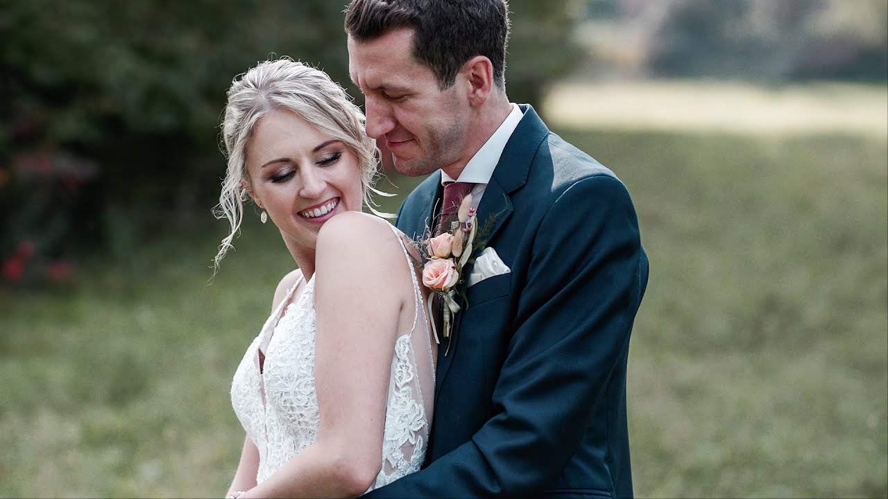 Eine wunderschöne familiäre #hochzeit im Herbst mit besonderen Reden auf der #tafel 😍💒