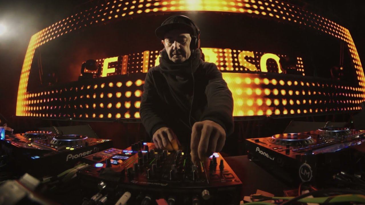 Elio Riso | WEEKEND WARRIORS | Mandarine Park
