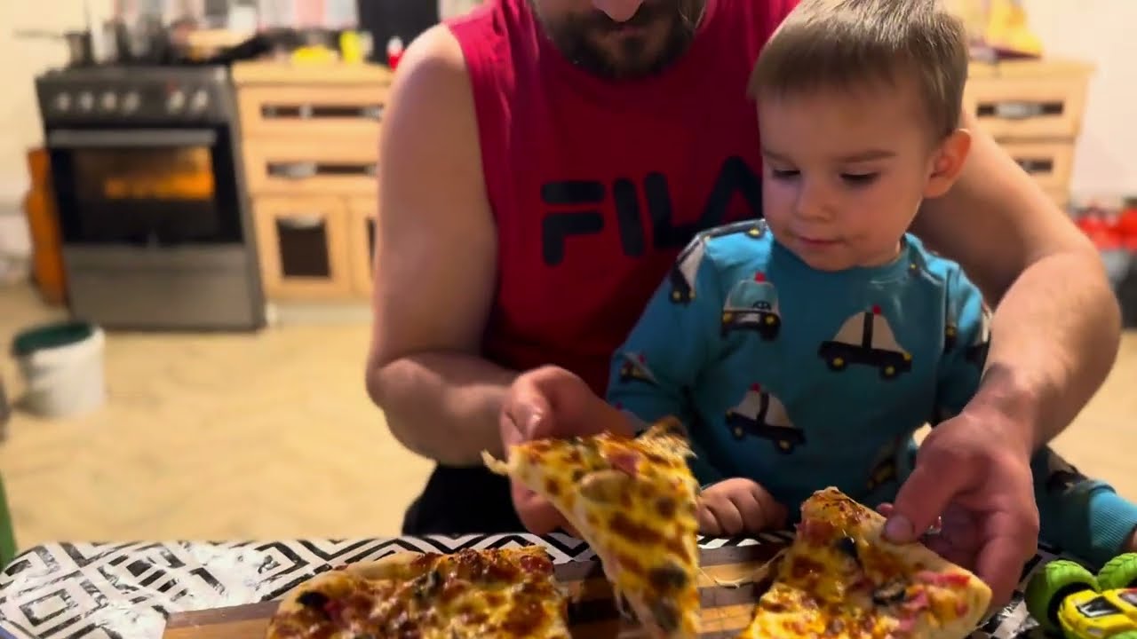 Pizza de casă | Zi de naștere | Multă treabă  cu porcul