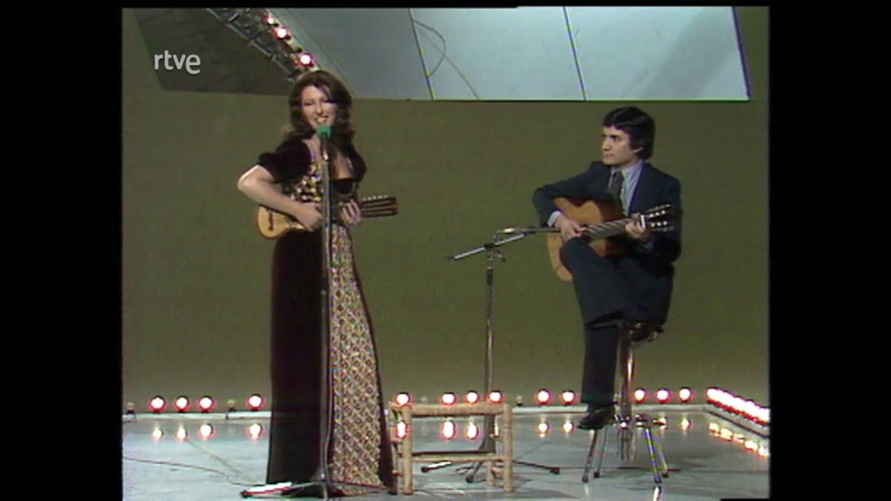 Julia Elena Davalos - La petaquita (en directo, 1979)