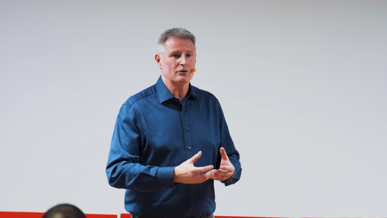 Если хочешь добиться успеха, купи себе набор клюшек | Стив Смит | TEDxWigan