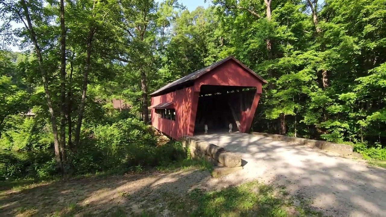 The George Hutchinson covered bridge in Fairfield County, Ohio.