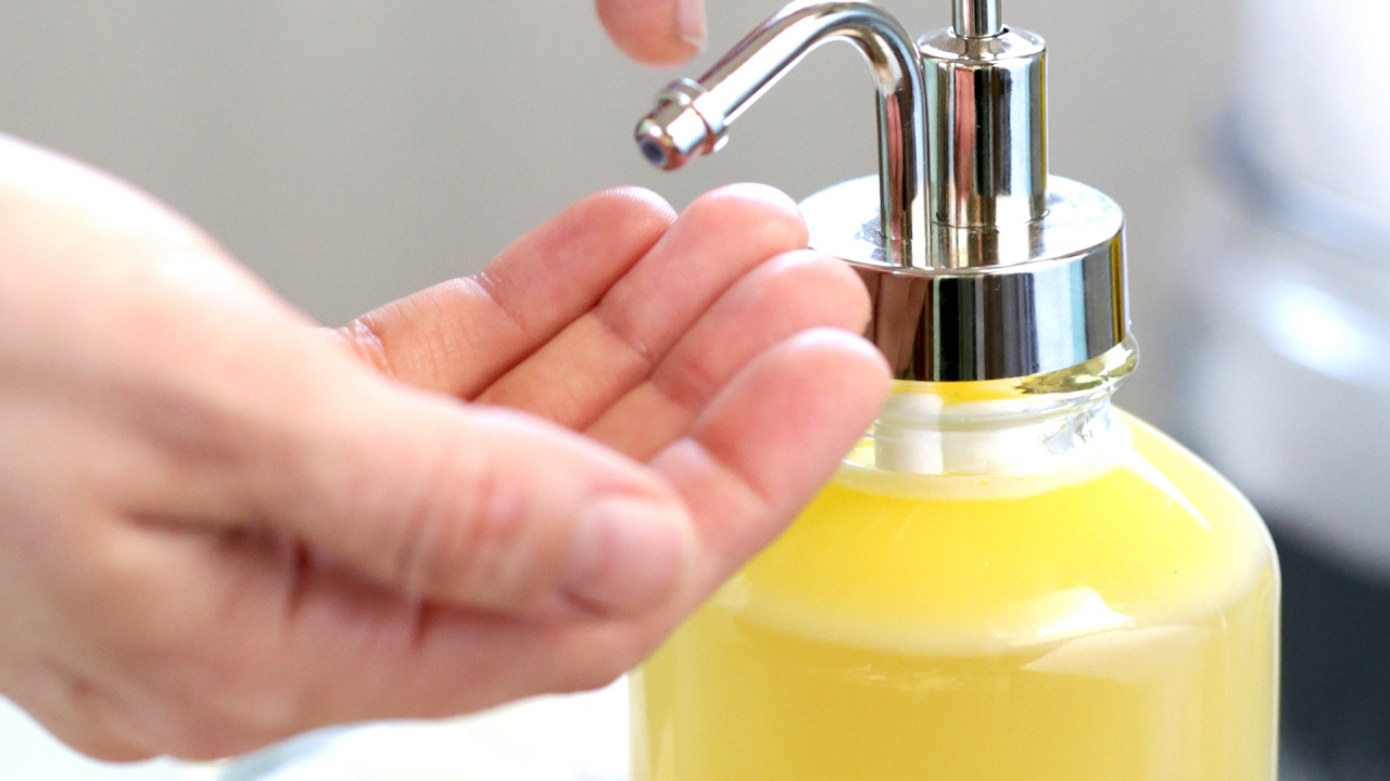 DIY Homemade Honey Face Wash