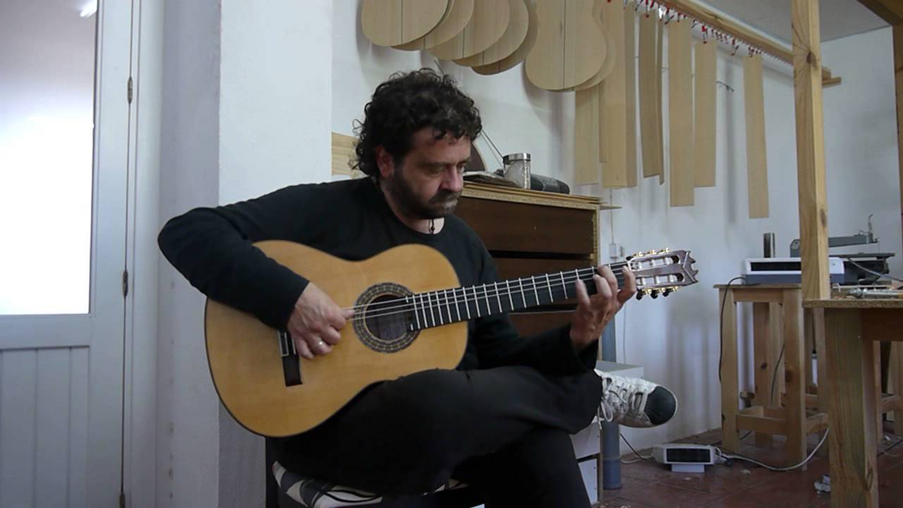 Antonio Moya con guitarra de Jerónimo Pérez