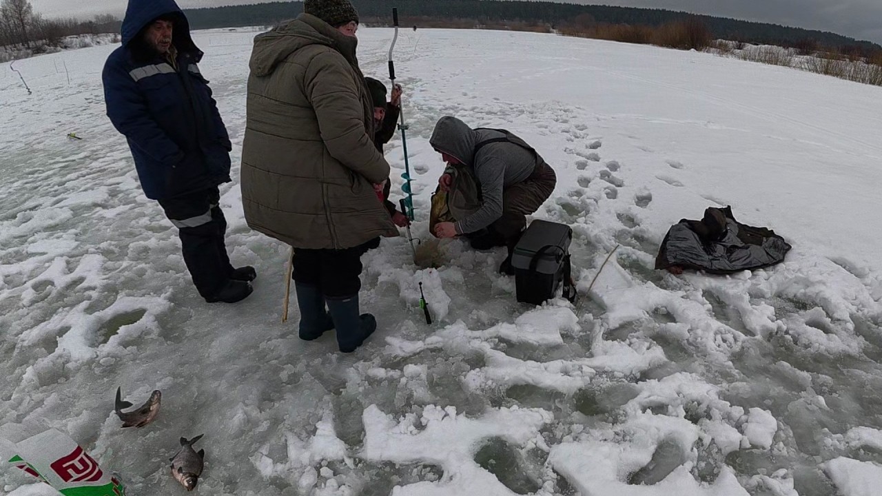 ВОТ ЭТО ЗАГИБ! Зимняя Рыбалка на Донки! Ловля Леща в Марте на Оке 2026!