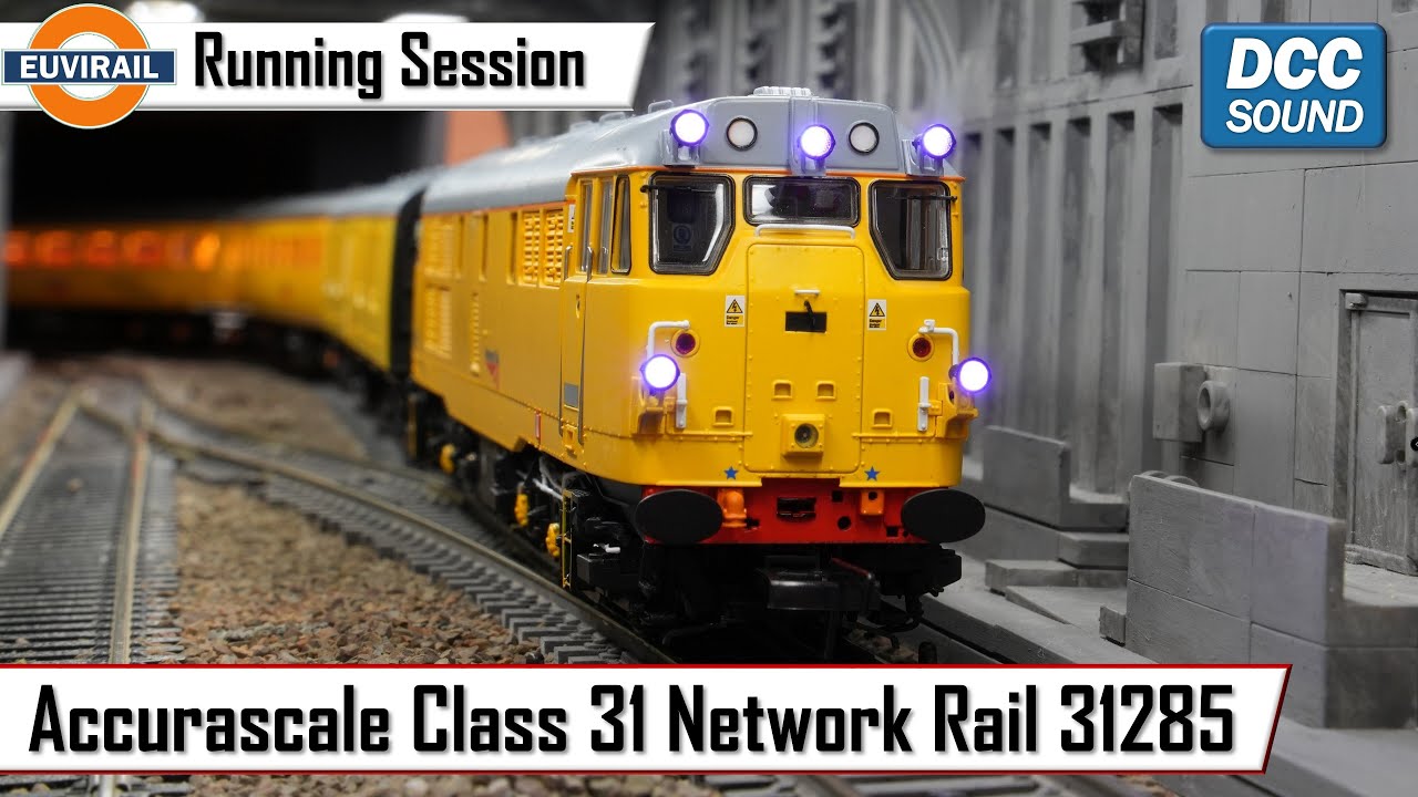 Accurascale Exclusive Class 31 Network Rail 31285 DCC Sound with rake of Bachmann MK2F DCC Coaches