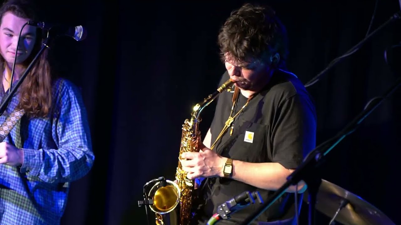 Anna's Number performing at the Black Box Belfast.