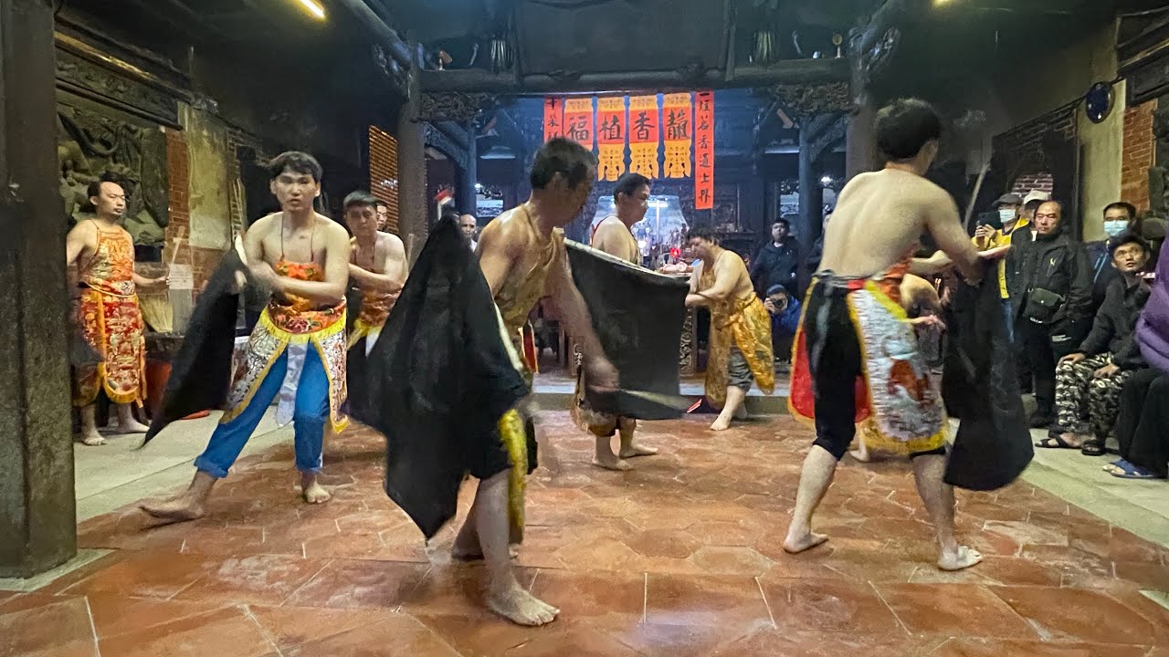 金門瓊林保護廟傳統採乩儀式四 ｜50年老乩起駕臨桌教授新乩手勢步法