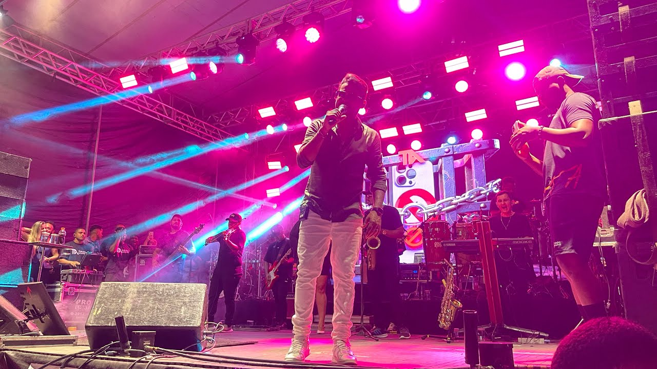 Tiago Aquino faz show eletrizante na abertura da Lavagem do Cruzeiro 2026 em Amélia Rodrigues