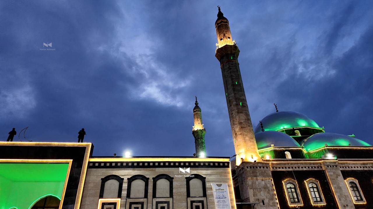 تكبيرات وأجواء عيد الفطر في مسجد خالد بن الوليد بحضور المسؤولين وعناصر وزارة الدفاع | حمص سوريا