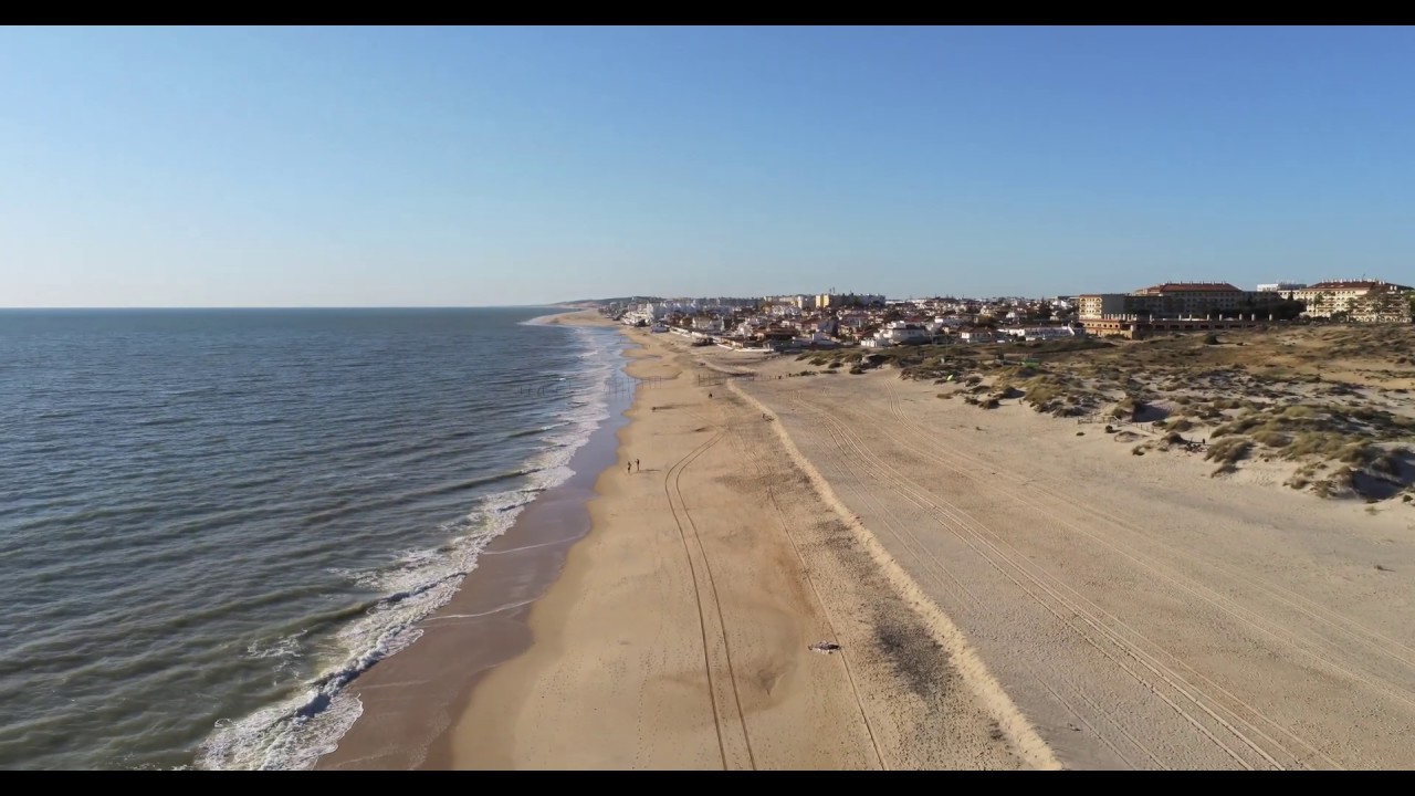 Vista desde 80 metros de altura de la playa de Doñana-Matalascañas