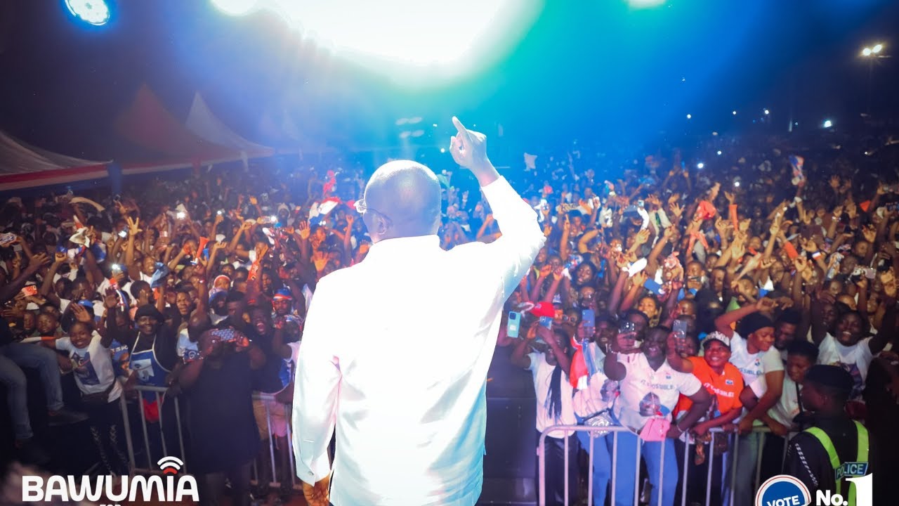 Dr. Bawumia Hits Bibiani Anhwiaso Bekwai on Intense Campaign Trail