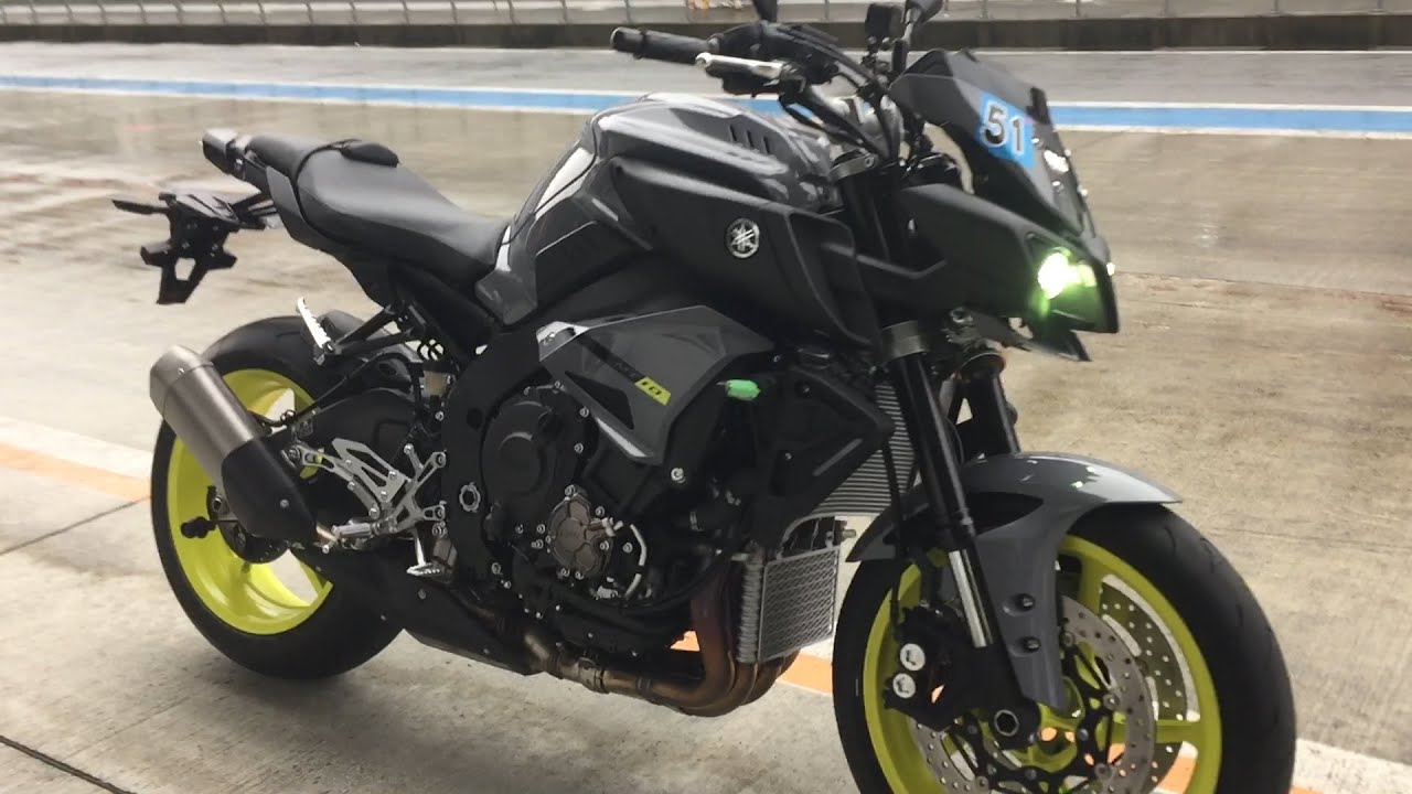 MT-10 雨天全開走行 富士スピードウェイ