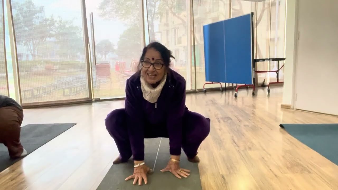 Age35HoYa 75NoShaking.Shaking|Only shaping-shaping#LowerBodyStrong tohBalanceLifelong #yt#ytshorts 