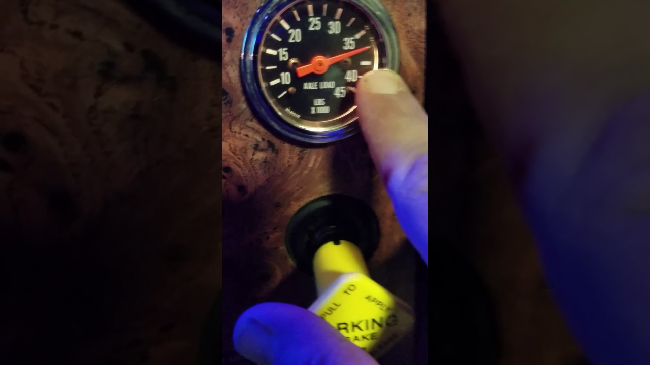 Inside my 1999 International Eagle Pro Sleeper Part 1
