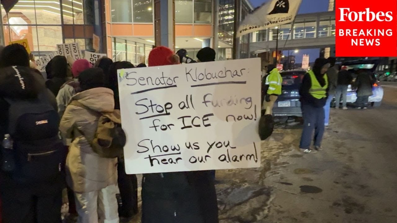 RAW VIDEO: Anti-ICE Protestors Hold Demonstration Outside Amy Klobuchar's Office In Minneapolis