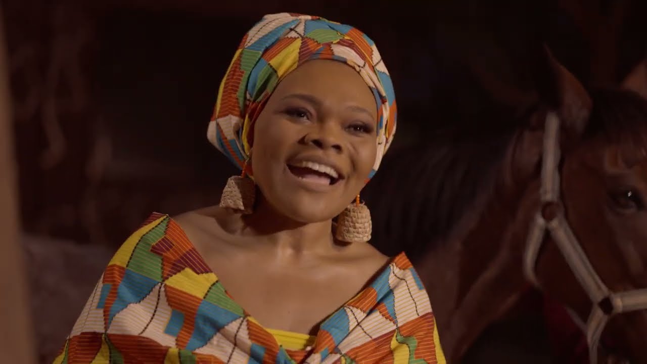 Monica Mas - We Praise You  (Official Music Video)