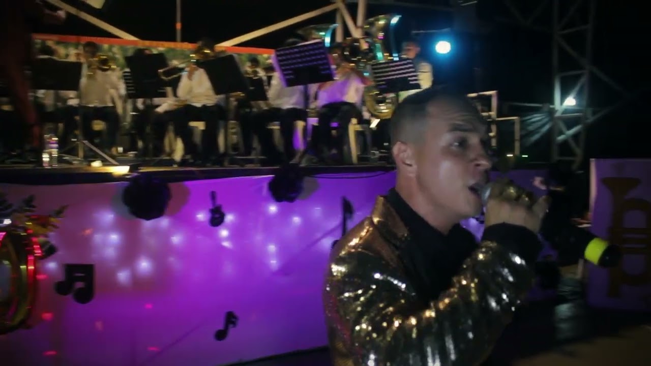 Banda Sinfónica Institución Educativa Nazario Restrepo#40AÑOS💛💙💛/ Canta: ALEXANDER CASTAÑO.