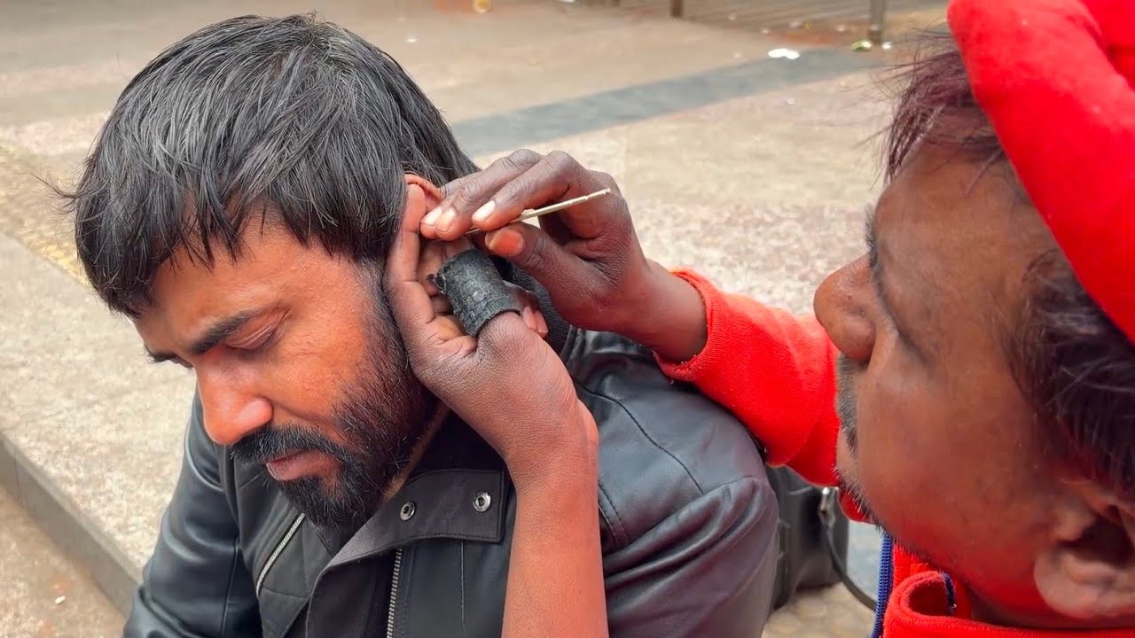 20-minute Ear Cleaning in India – Surprisingly Relaxing Experience! | ASMR Street Barber