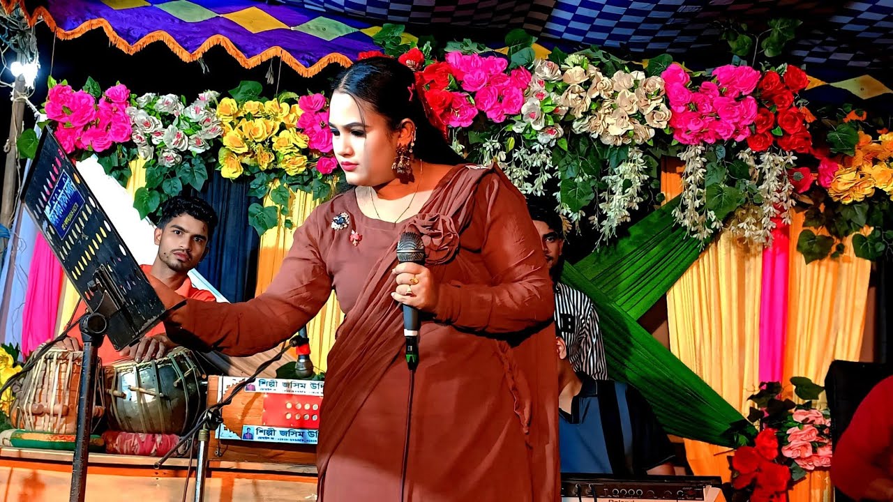 আলমগীর ফরিদ হত আন্তরিক পাইলাম আই তাঁর প্রমাণ বিজয়ের উল্লাসে গাইলাম আই মুন্নি গান শিল্পী মুন্নি চৌধ