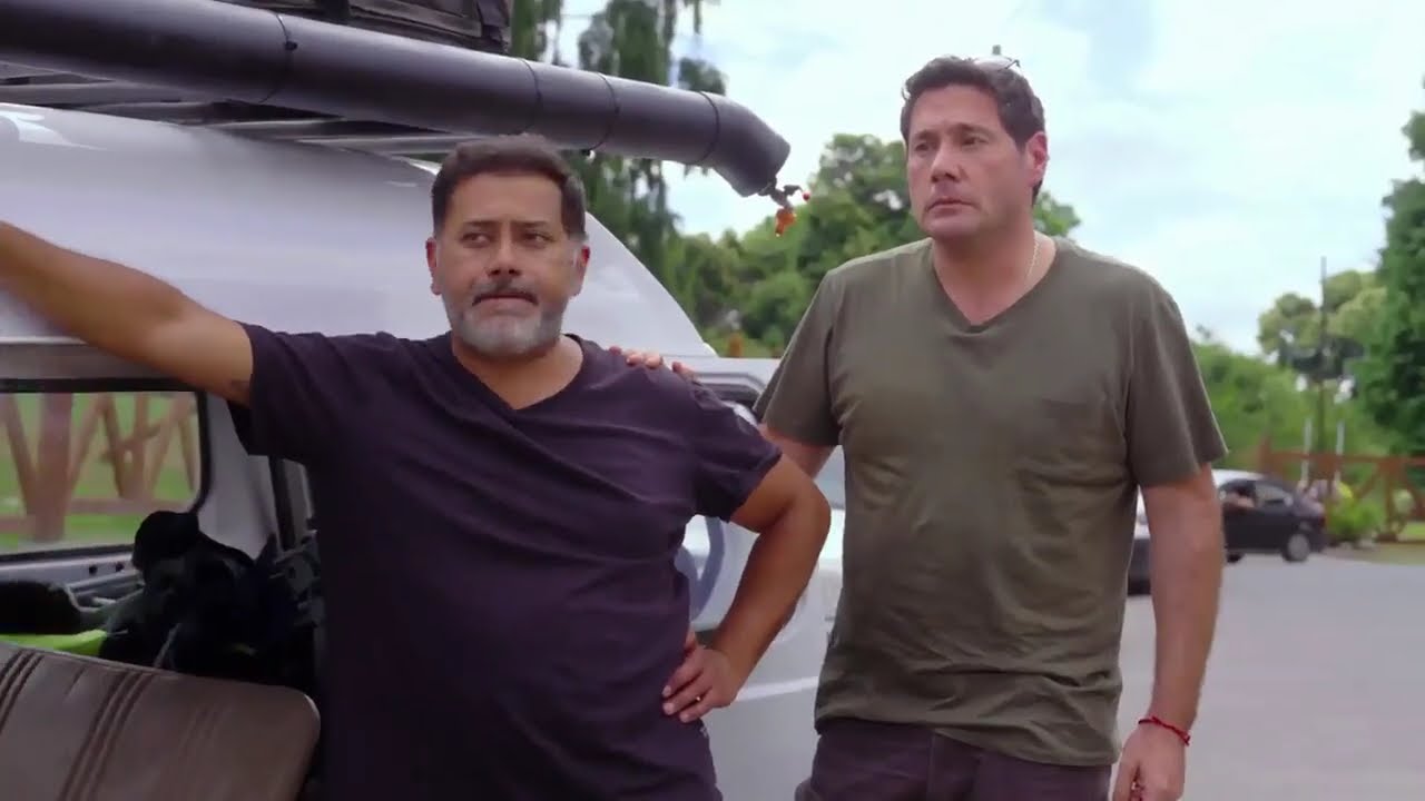 Se le sale una rueda al furgón de 