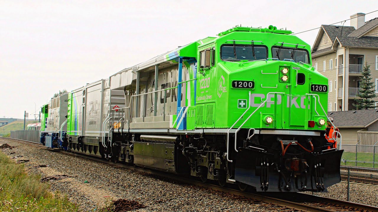 ULTRA RARE! CPKC 1200 Hydrogen unit leading CP Hydrogen train at Somerset Bridlewood station.