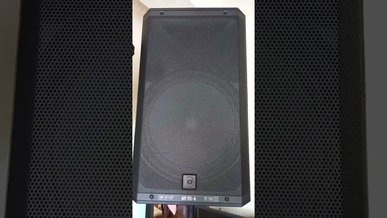 rcf art 915/ VS mackie thump 15A