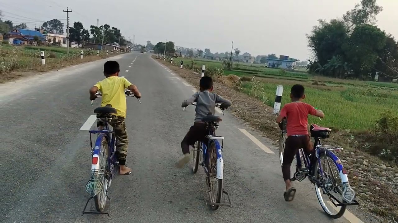 बाबु हरु गीता रमाइलो गर्दाइ रियाङ खेल खाद्ये 🚴🚴🚴 #shortsvideo #nepalicommunity #nepal #viralnews  