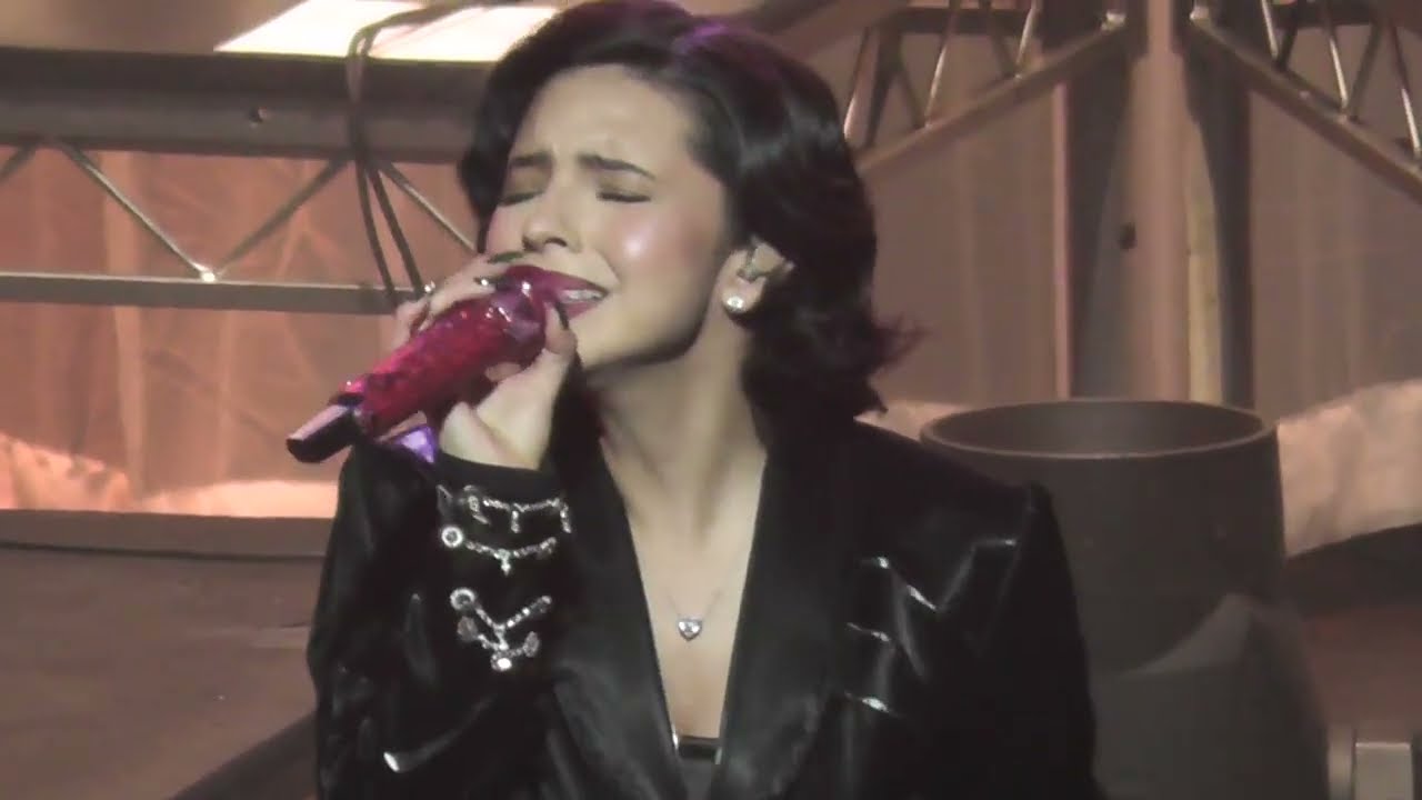 Angela Aguilar Paloma Negra 2025