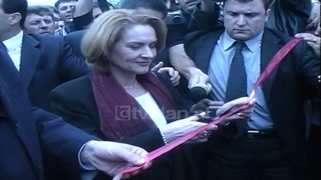 Perurohet pika doganore e Murriqanit - (28 Maj 2002)