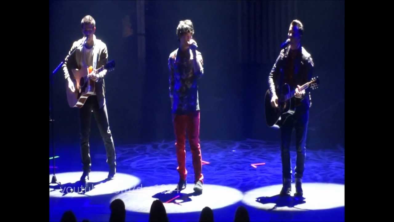 Jonas Brothers - Intro + When You Look Me In the Eyes (Live at Radio City)