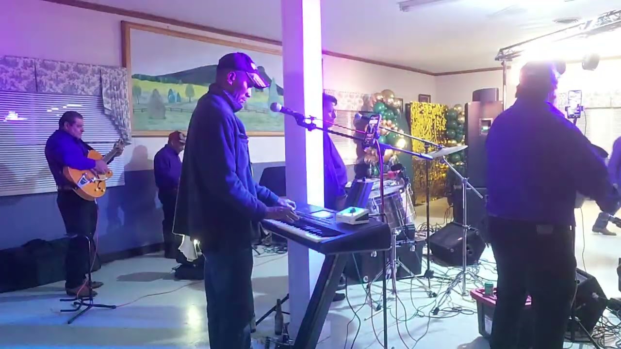 ESTEBAN FERNANDEZ Y SU PROYECTO MUSICAL