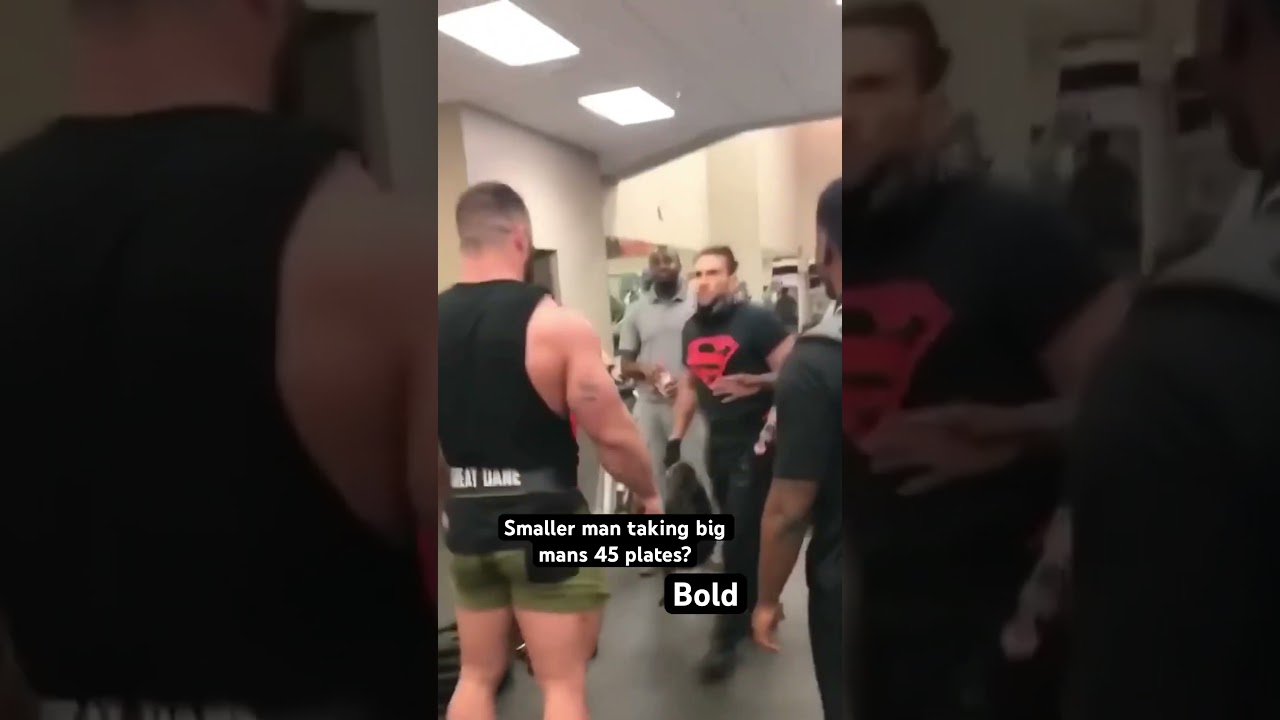 Не берите с собой в спортзал гантели, пока он там #спортзал #мма #фитнес #тяжелая атлетика #мышцы...