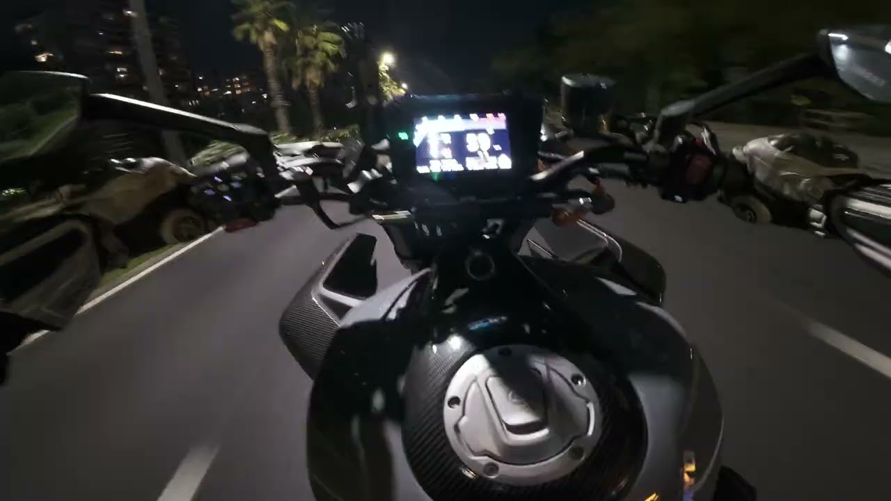 POV 675NK CFMOTO NIGHT RIDE + POWER WHEELIE