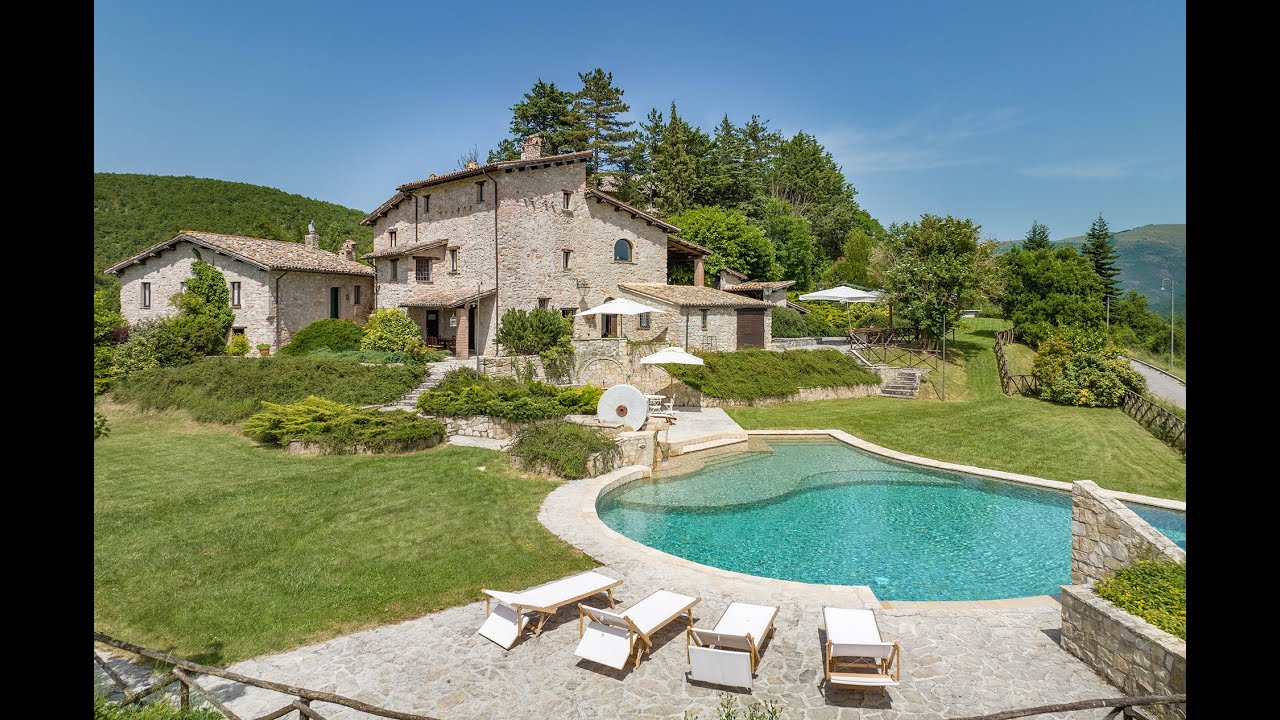 W-02SETS Ancient farmhouse with stunning panoramic view, pool and park
