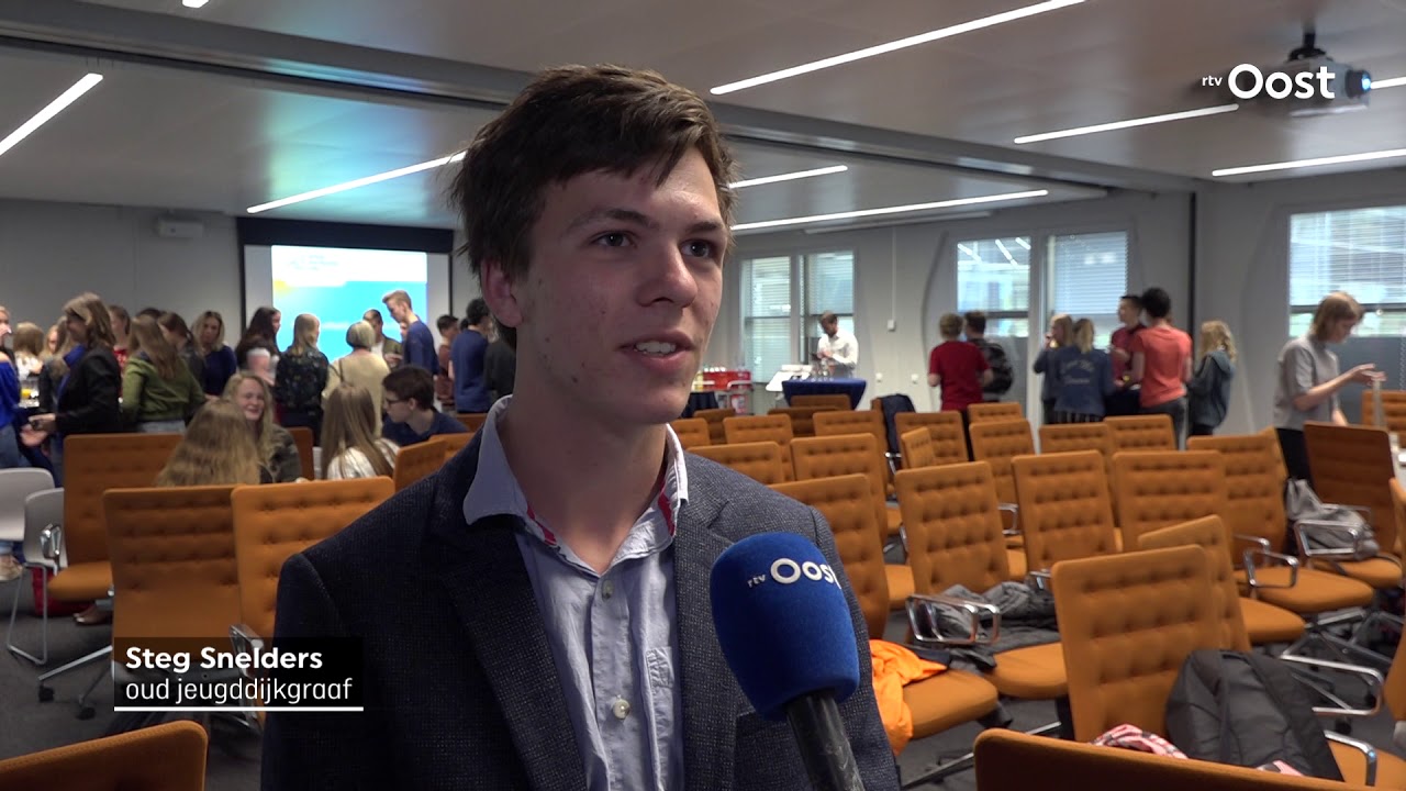 Anna Spijkervet (16) uit Wanneperveen be&euml;digd tot jeugddijkgraaf