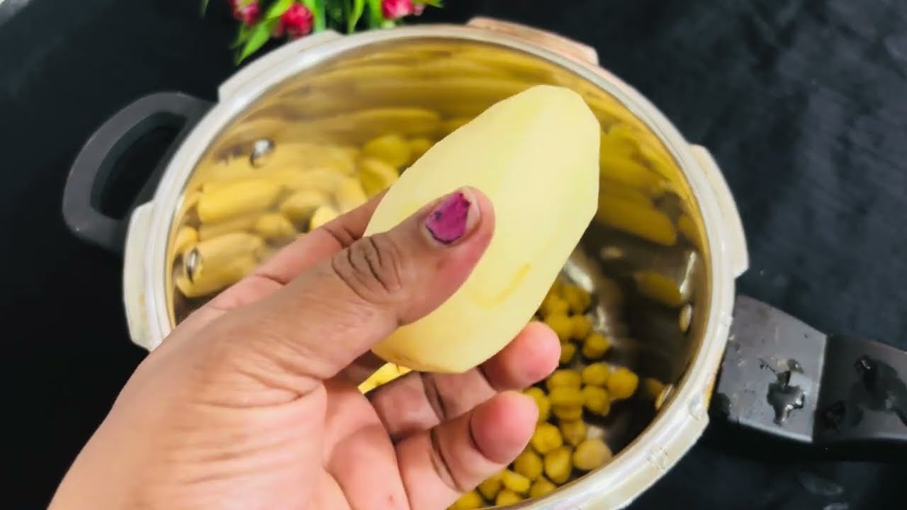 या पद्धतीने बनवली ना तर एका चपातीच्या ऐवजी दोन चपात्या नक्कीच खाताल .॥ 