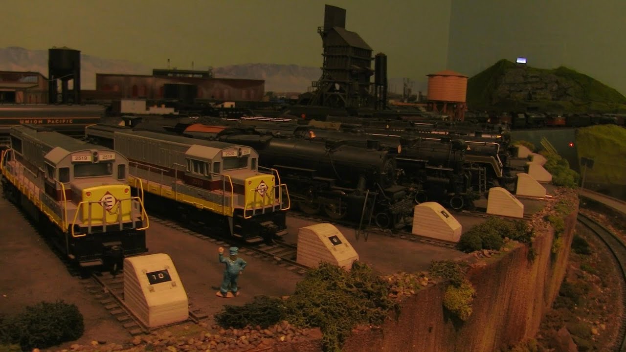 Roomfuls Of Rail: The Layouts Of The Youngstown Model Railroad Association
