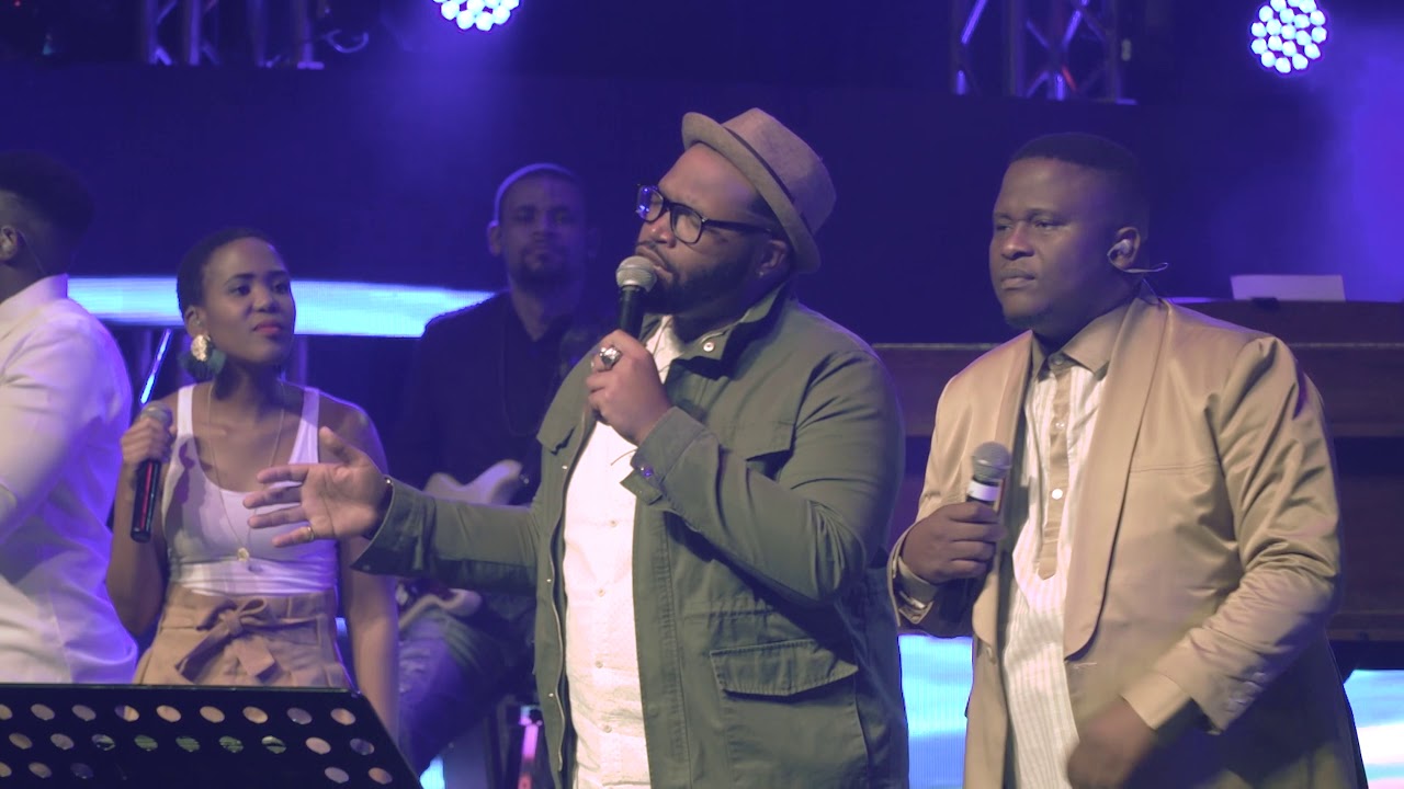 HONOUR AND GLORY - Xolani Sithole ft Daron Garret (U.S.A)