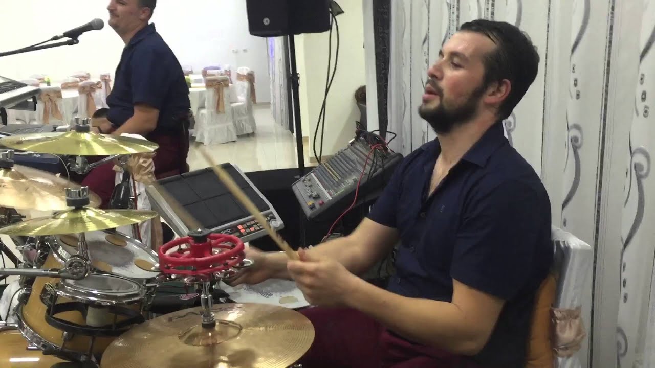 Grupi Muzikor DEA Live Ne Dasem Tetov&euml; Rest. Las Vegas