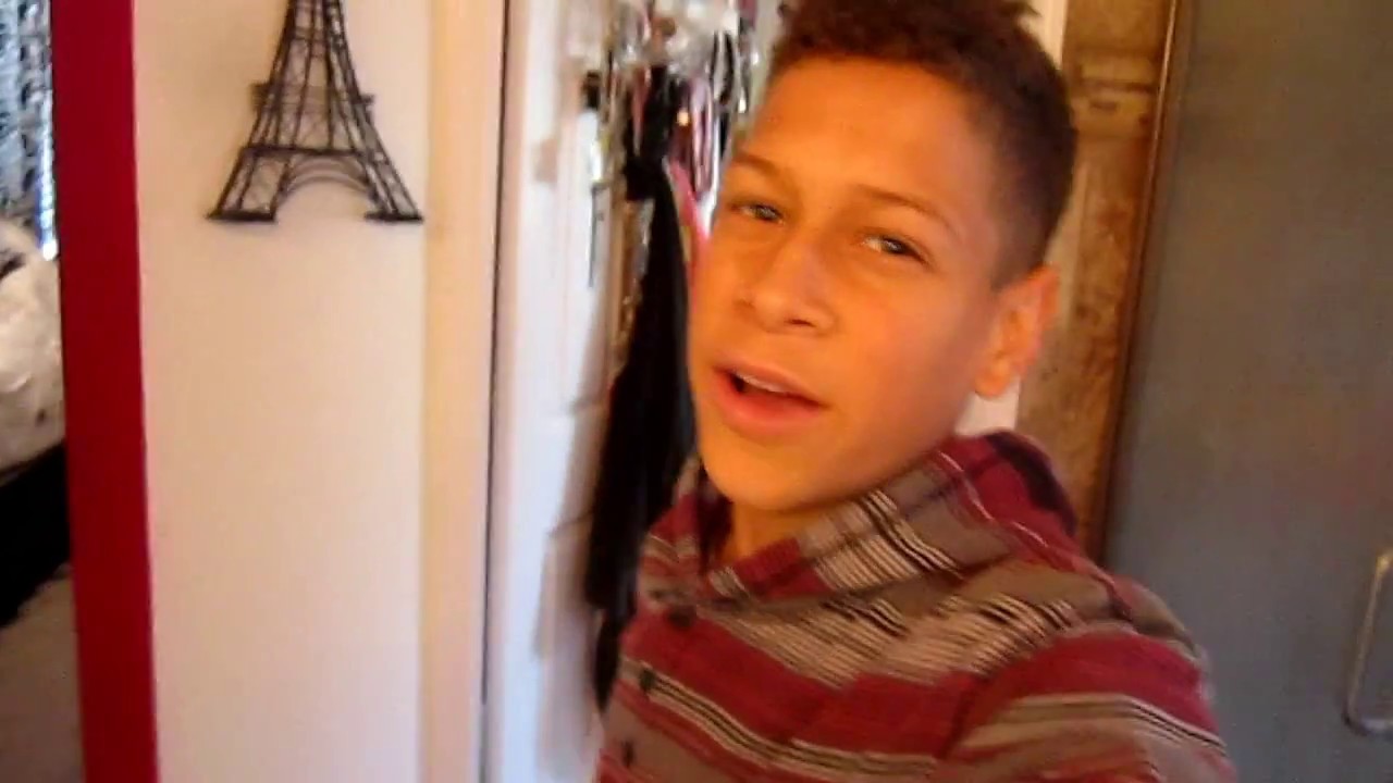 EXTREME BALLOON PRANK ON MOM!
