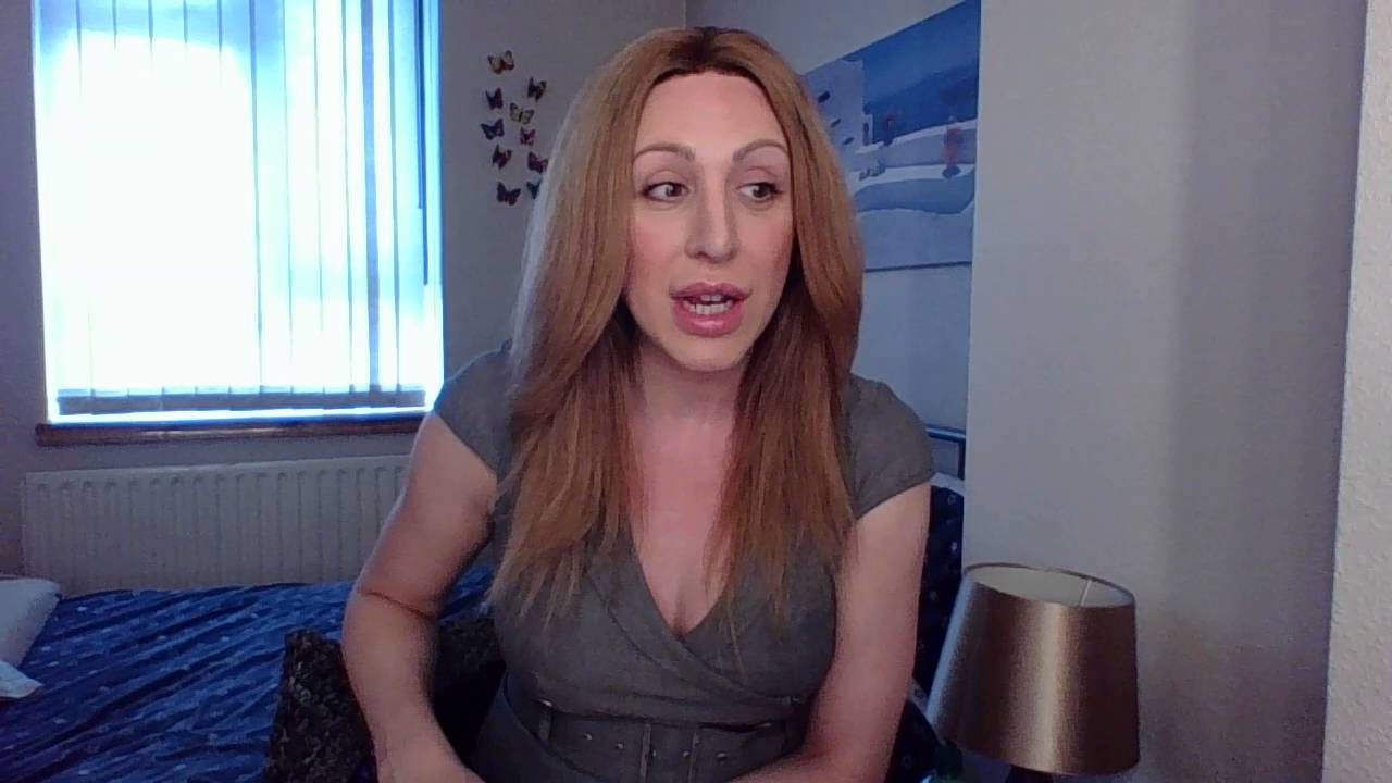 Transsexual Farrah Mills - Can I See Your D**K!?